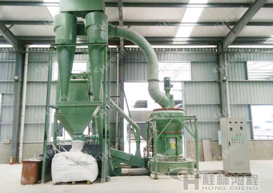 桂林鴻程雜鹵石雷蒙磨粉機，雜鹵石磨機，雜鹵石磨粉機-HC系列縱擺式磨粉機環(huán)保設備