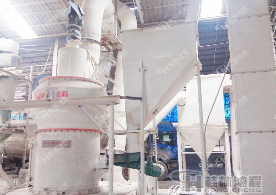HC1300，325目錳礦石磨粉設(shè)備，錳礦石雷蒙磨粉機配置方案