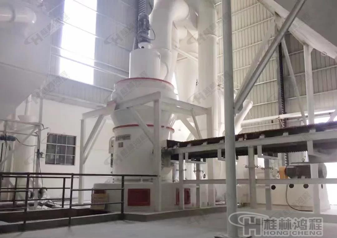 200目碳酸鈣磨粉機現(xiàn)場 200目碳酸鈣磨粉機現(xiàn)場