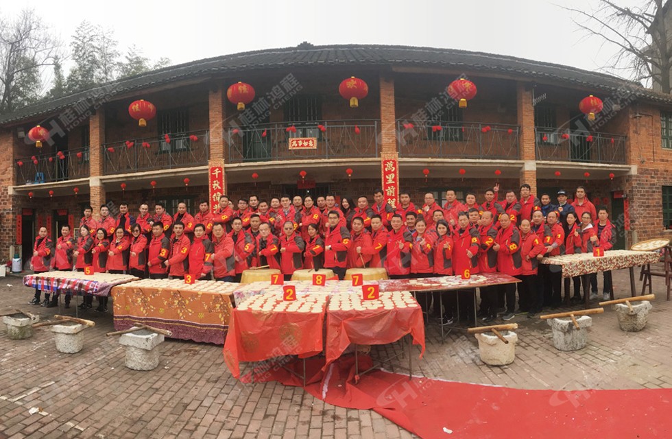 廣西擺式磨粉機(jī)公司桂林鴻程200多以上銷(xiāo)售精英 廣西擺式磨粉機(jī)公司桂林鴻程200多以上銷(xiāo)售精英